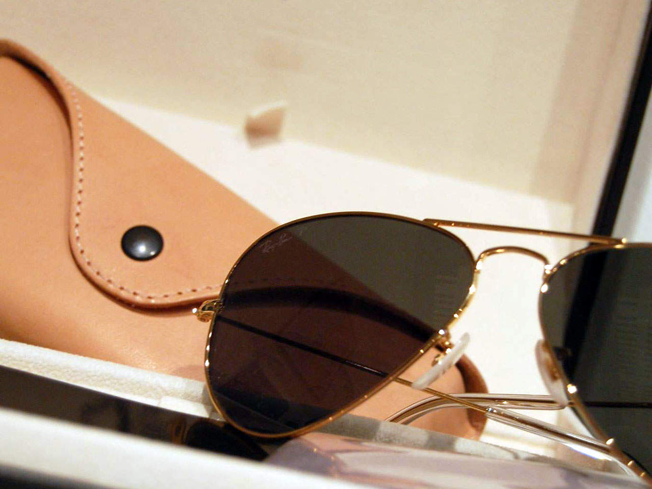 Ray-Ban Aviator Solid Gold